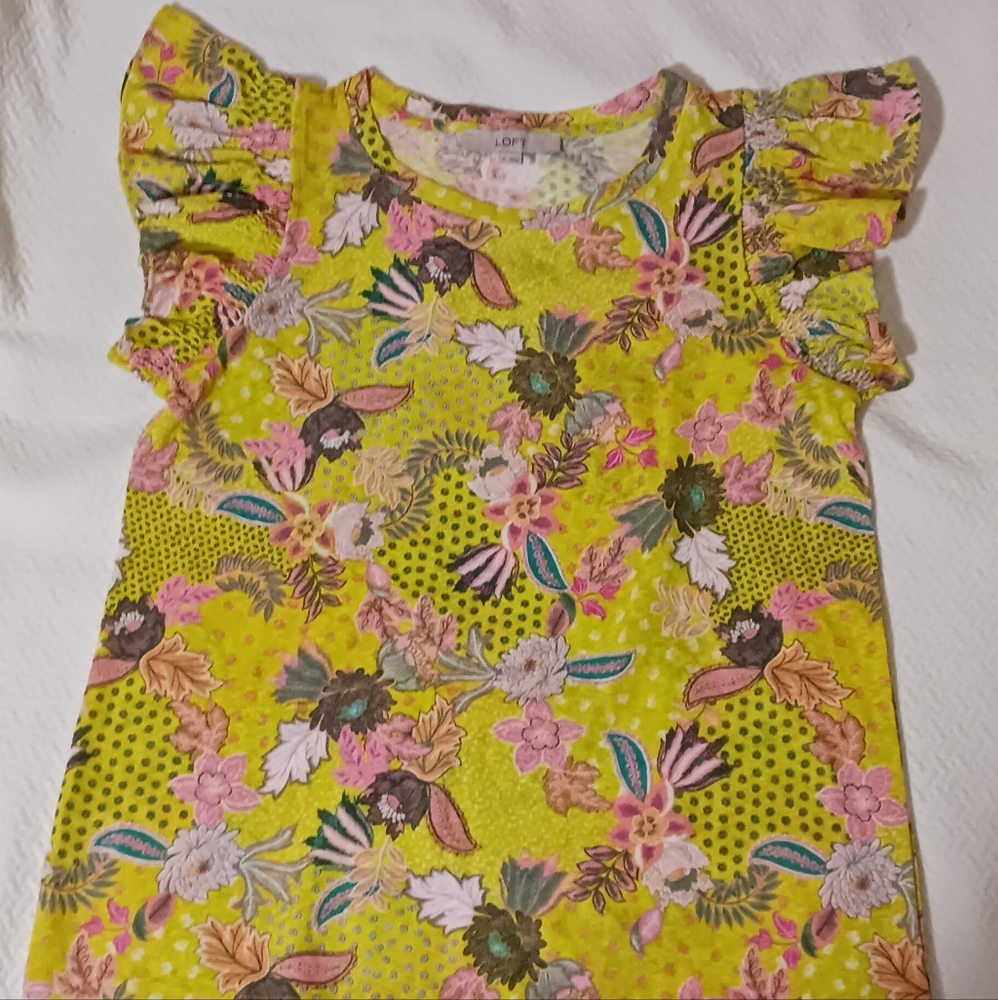 LOFT floral ruffle spring summer knit top size medium